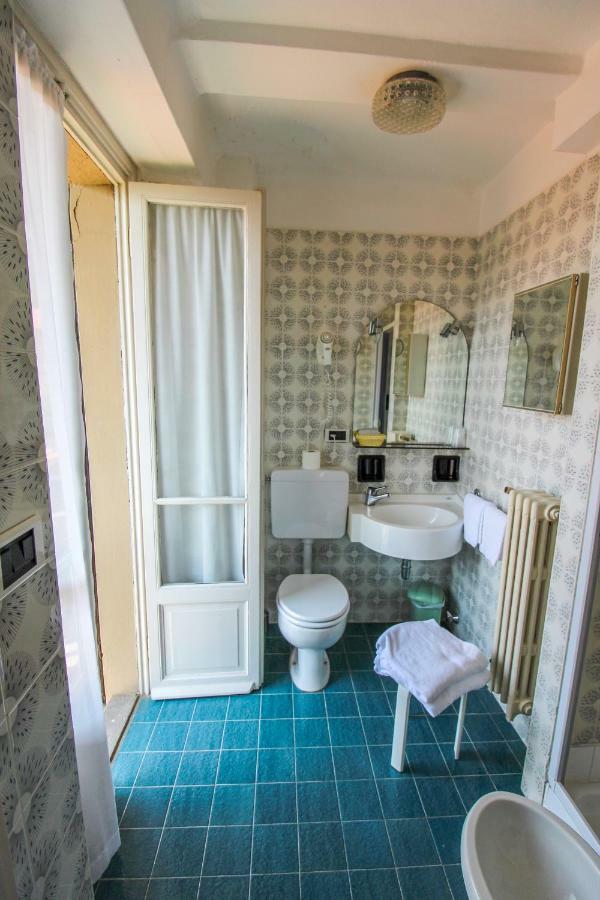 Moderno Hotel 3*